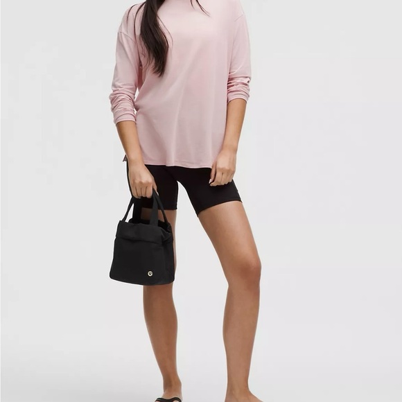 lululemon On My Level 5L Black Women's tote - Picture 2 of 6